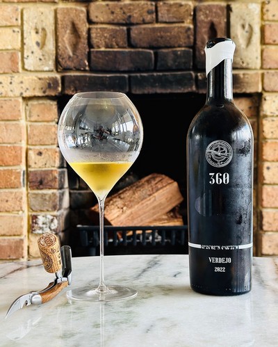 360 Verdejo in a glass